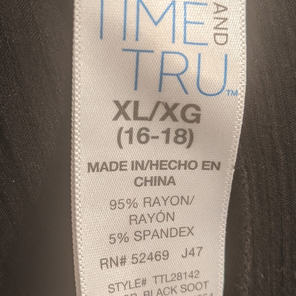 Black layered top - Picture 3 of 4